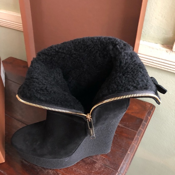 Burberry Suede Wedge Boots with shearling inside - Picture 5 of 6